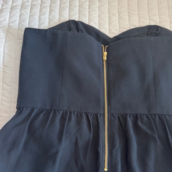 Lilly Pulitzer Black and Gold Strapless Jumpsuit. Size 6 - Picture 7 of 11